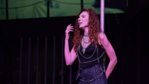 Von elektrisierender Präsenz: Lidia Fridman als Salome (Foto Elisa Unterseer)
