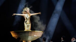 Dragqueen Loreley Rivers als Mizzi (Foto Tim Müller)