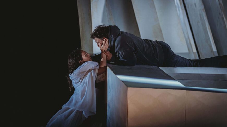 Kundry (Irene Roberts) und Parsifal (Jonas Kaufmann) (Foto Xiomara Bender)
