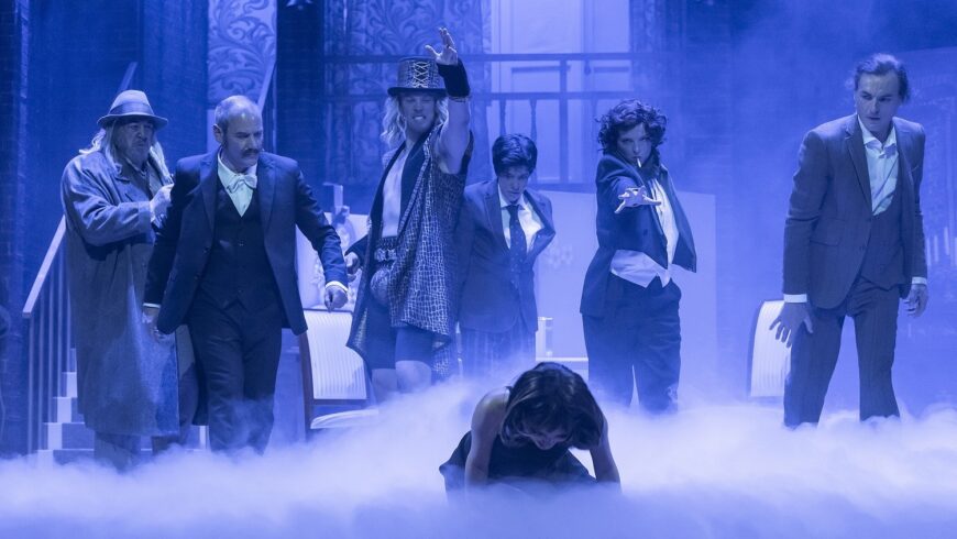 Rettungslos verfallen (Foto Landestheater Niederbayern/Peter Litvai)