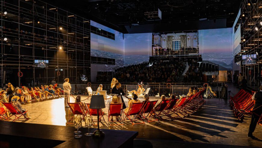 Fernweh im „Interim“? (Foto Sebastian Hannak)