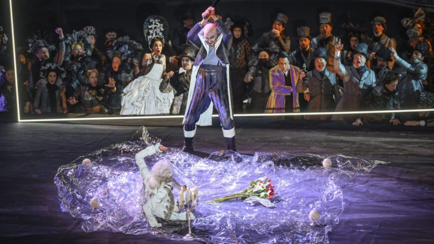 Zwischen Post-Cherubino und Prae-Octavian: Eine fabelhafte Stéphanie d’Oustrac (Mignon) mit der in jeder Hinsicht atemberaubenden Jodie Devos (Philine) und Philippe Talbot (Wilhelm) (Foto J. Berger / ORW-Liège)
