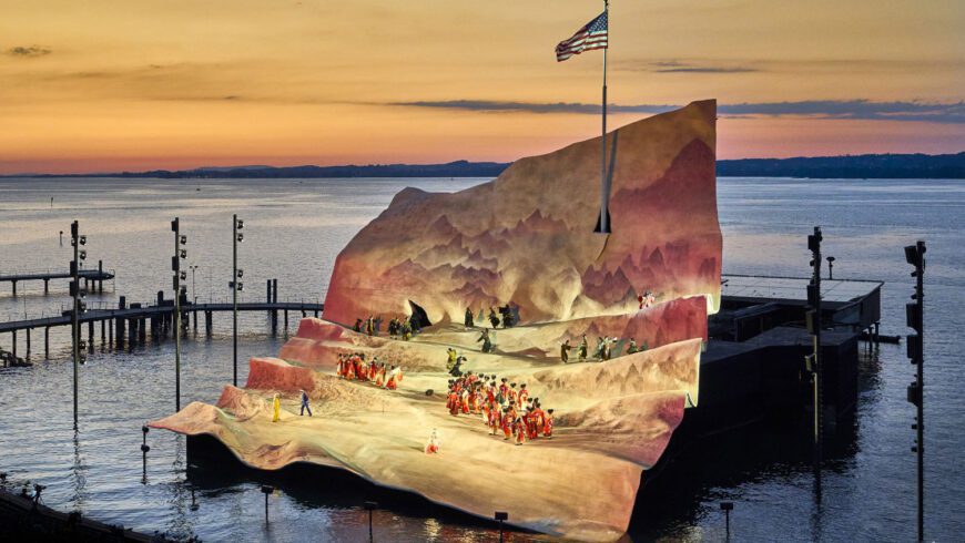 Die magische, sich ständig wandelnde Bühnenskulptur (Foto Bregenzer Festspiele/Anja Köhler)