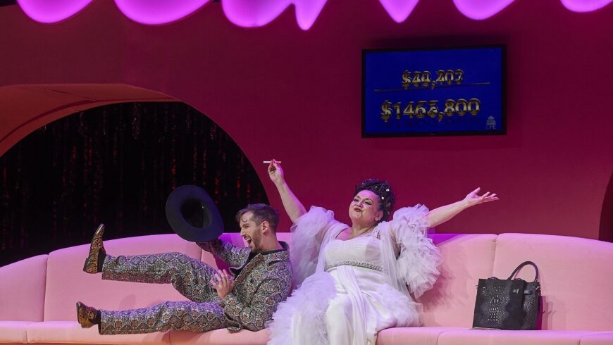 Freude am Ränkespiel: Agrippina (Romelia Lichtenstein) und ihr Sohn Nerone (Leandro Marziotte) (Foto Matthias Horn)