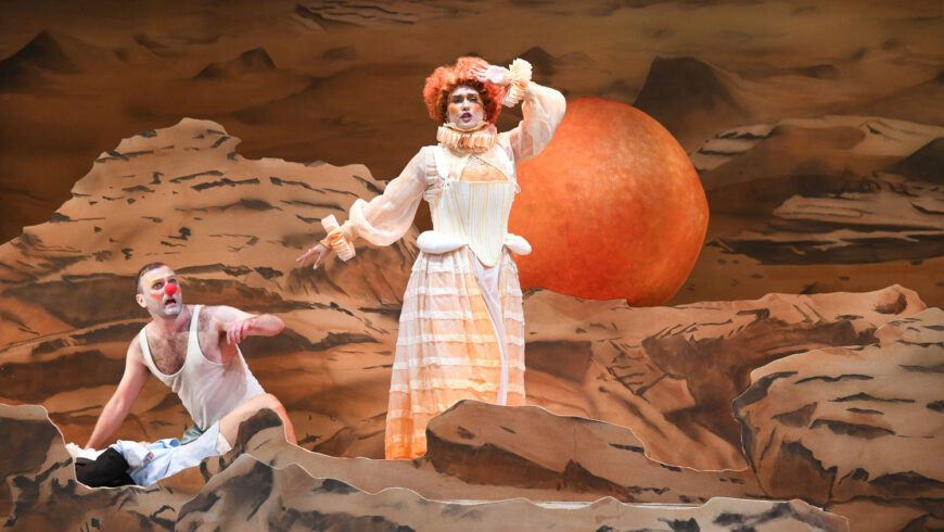 Andrew Irwin (Truffaldino) und Boshana Milkov (Prinzessin Linetta) (Foto Heiko Sandelmann)