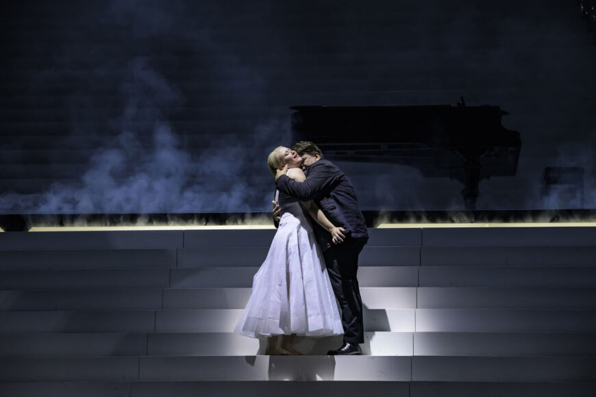 Kiandra Howarth (Lisa) und Xavier Moreno (Hermann) (Foto Bettina Stöß)