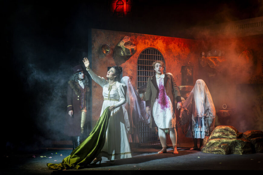 Beatrice Löffelholz (Die Uhrmacherin), Zsófia Szabó (Petra) und Theo Rohde (Peter) (Foto Dirk Rückschloß/Pixore Photography)
